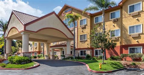 Experience the Thrills and Comfort at Comfort Inn Six Flags Magic Mountain
